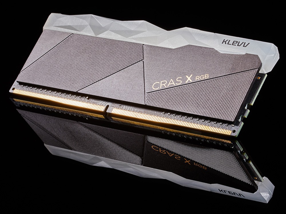 Klevv Cras X RGB 32GB (2 x 16GB) DDR4 3200MHz CL16 Desktop RAM