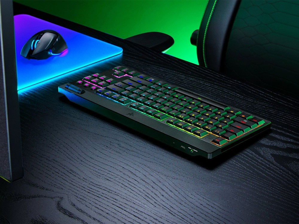 Razer BlackWidow V4 Wireless Low-Profile Tenkeyless HyperSpeed